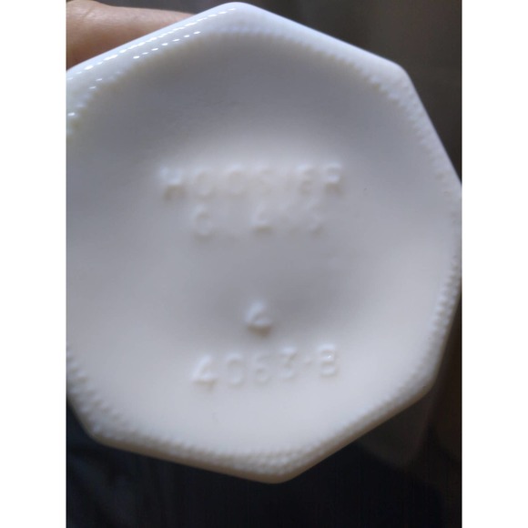 Hooiser glass milk glass vases (set of 3) - Picture 3 of 7